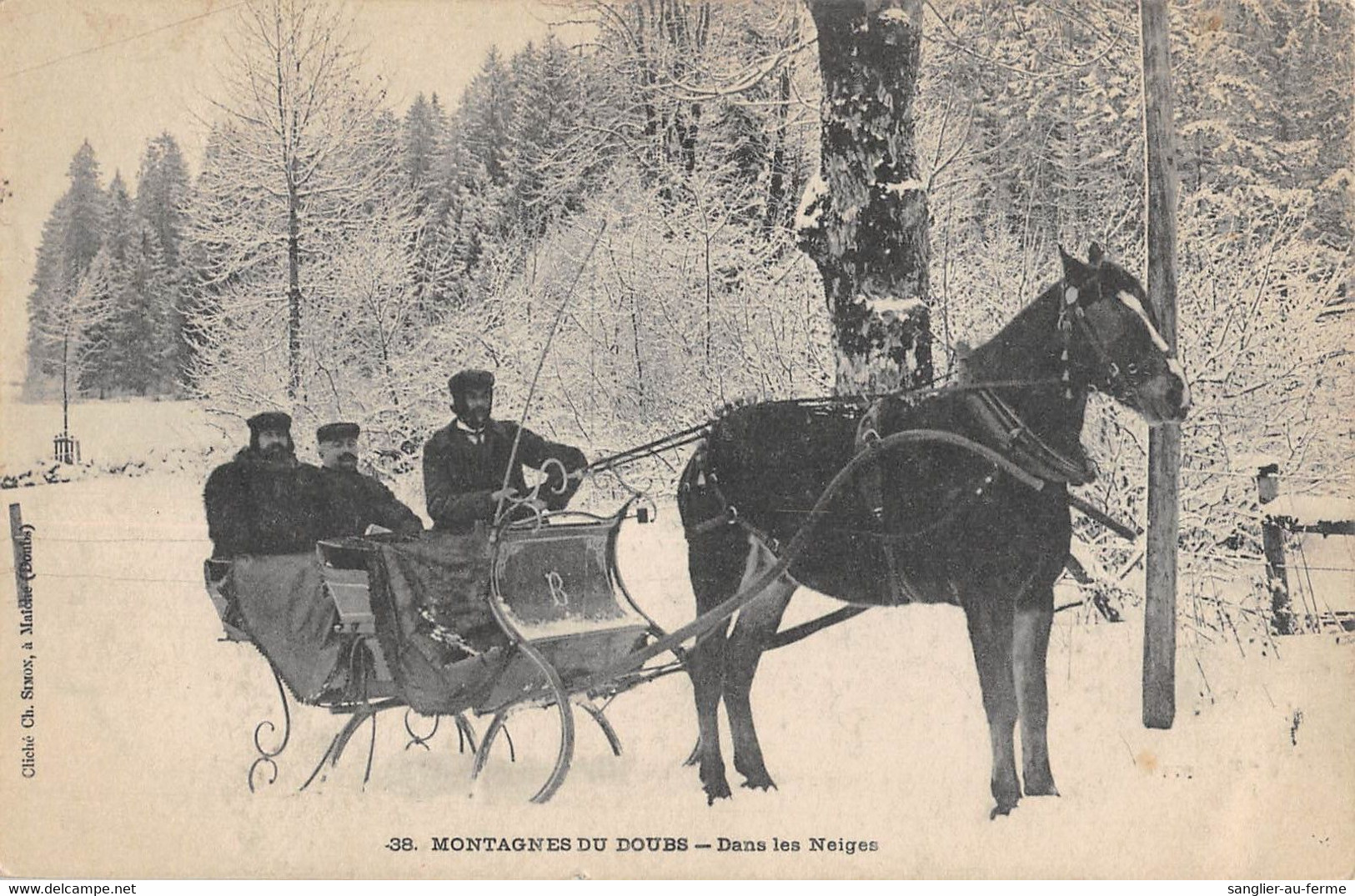 CPA 25 MONTAGNES DU DOUBS DANS LES NEIGES ( ATTELAGE CHEVAL SOUS LA NEIGE Rare - Autres & Non Classés