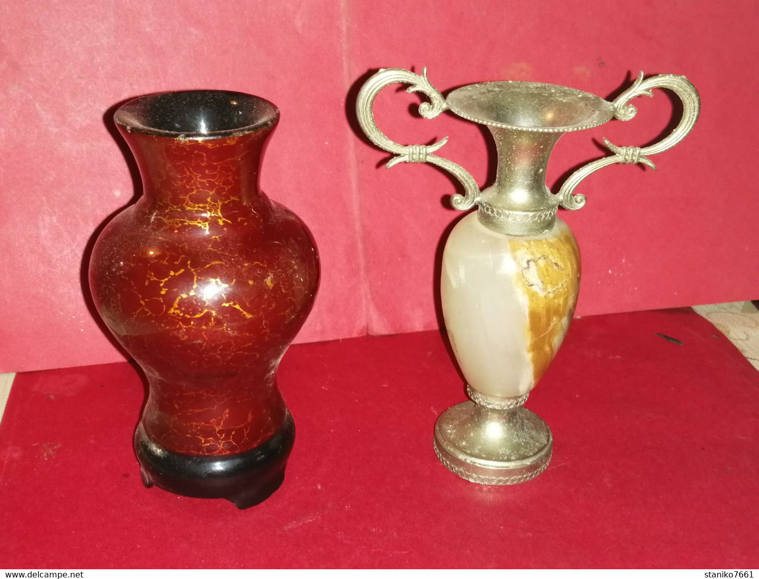 2 VASES SOLIFLORE UN EN PAPIER MACHE UN AUTRE EN MARBRE ? - Art Populaire