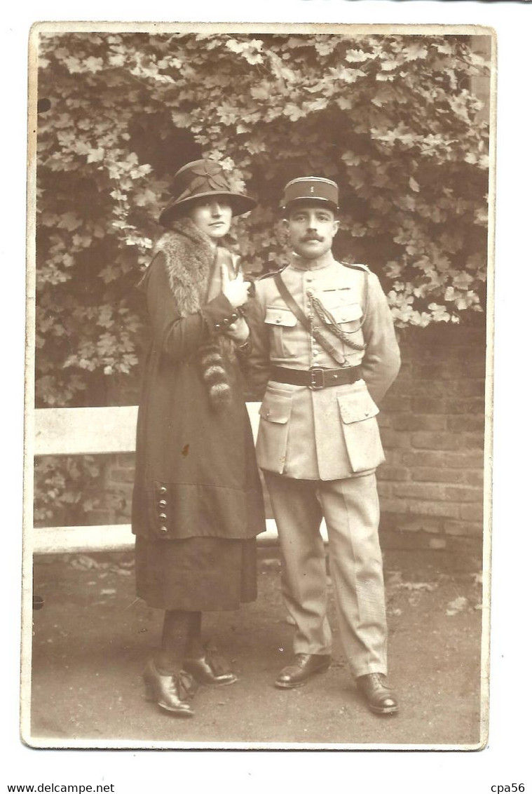 CARTE PHOTO - CAMBRAI - Lieutenant 1er Régiment D'Infanterie - Uniformi