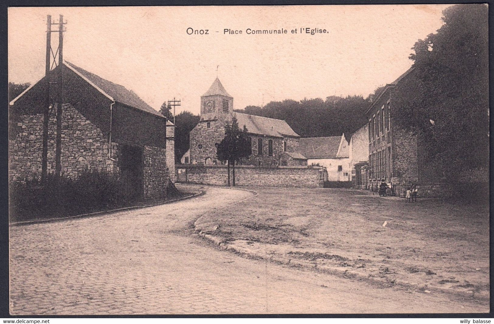 +++ CPA - ONOZ - Place Communale Et Eglise  // - Jemeppe-sur-Sambre