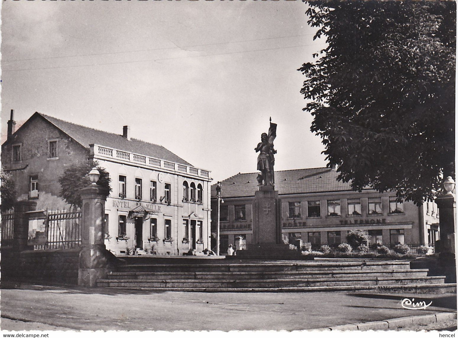 FREYMING-MERLEBACH. La Mairie Et La Nouvelle Poste - Freyming Merlebach