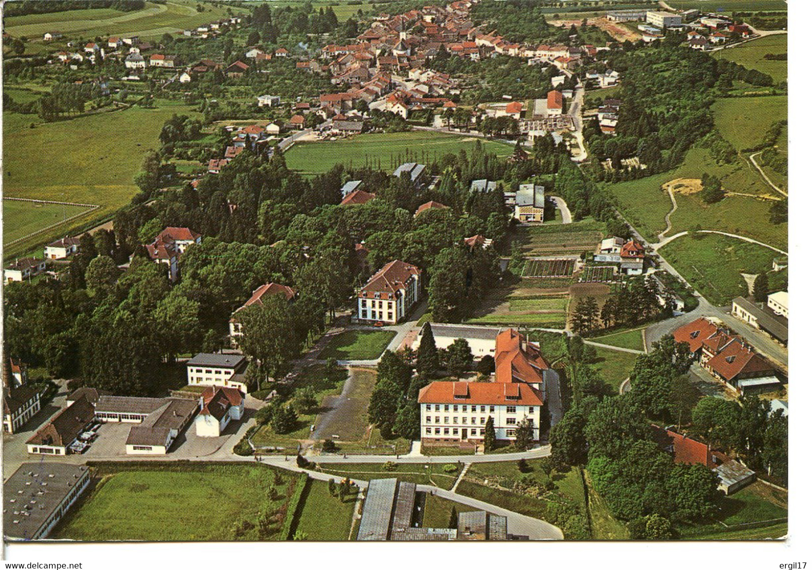 57790 LORQUIN - Vue Aérienne Du Centre Hospitalier Et Du Village - Lorquin