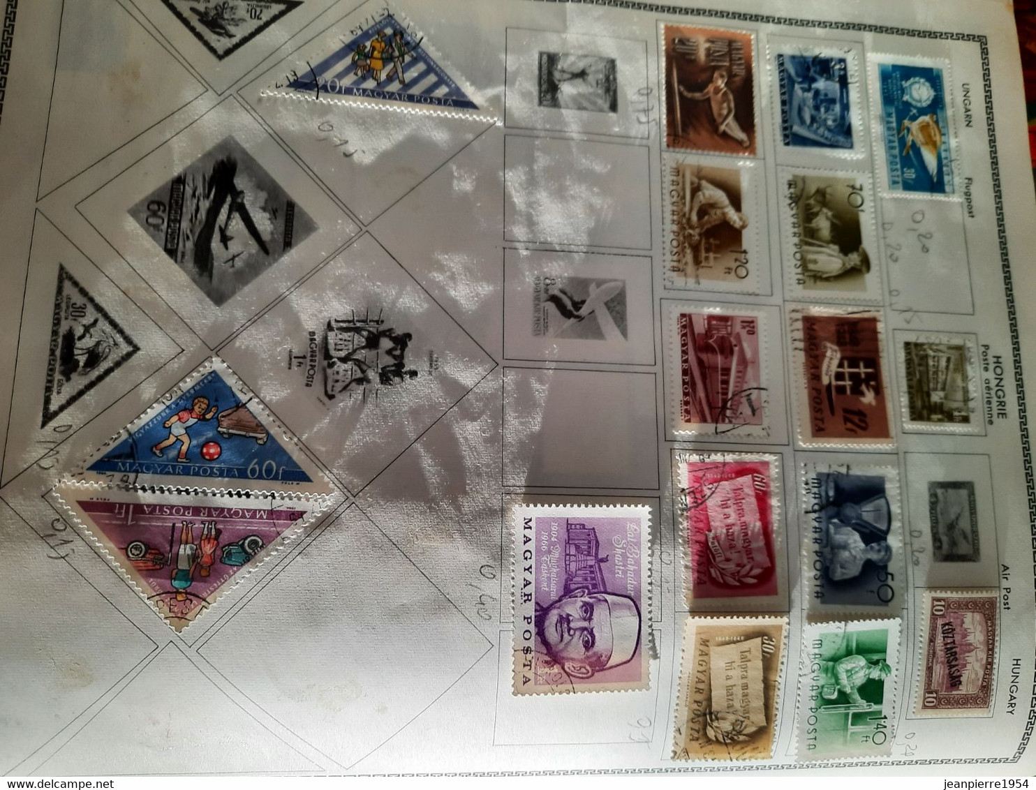 album de timbres du monde obliteres sur feuille avec des timbres des colonies française