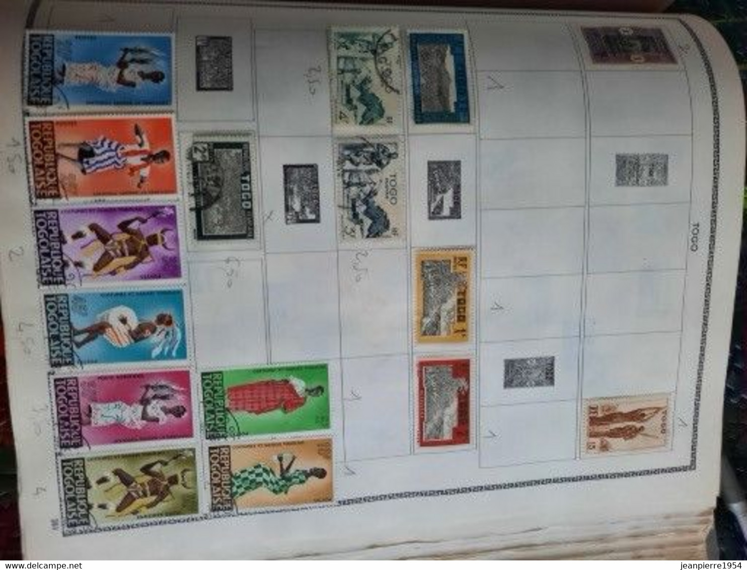 album de timbres du monde obliteres sur feuille avec des timbres des colonies française