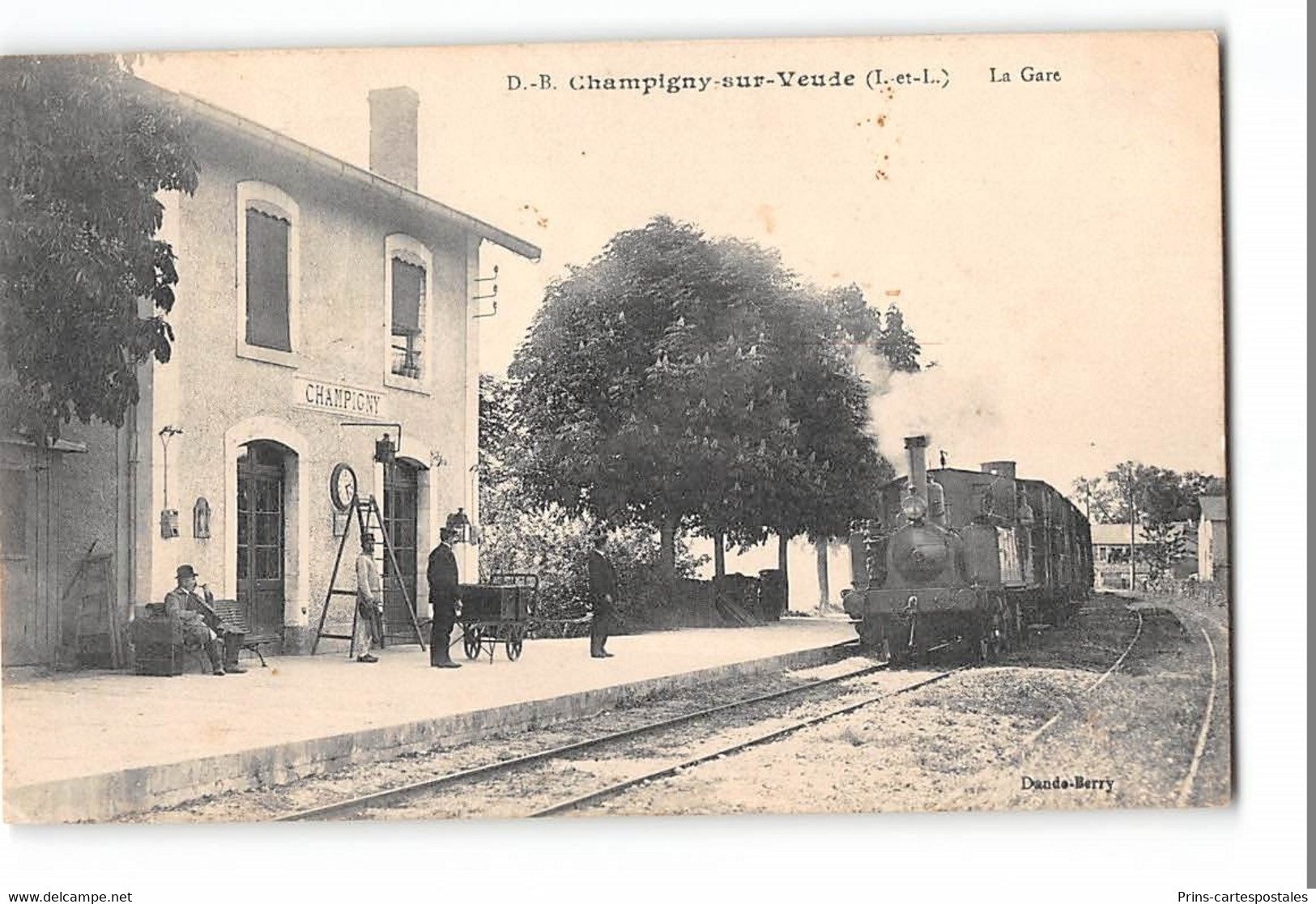 CPA 37 Champigny Sur Veude La Gare Train - Champigny-sur-Veude