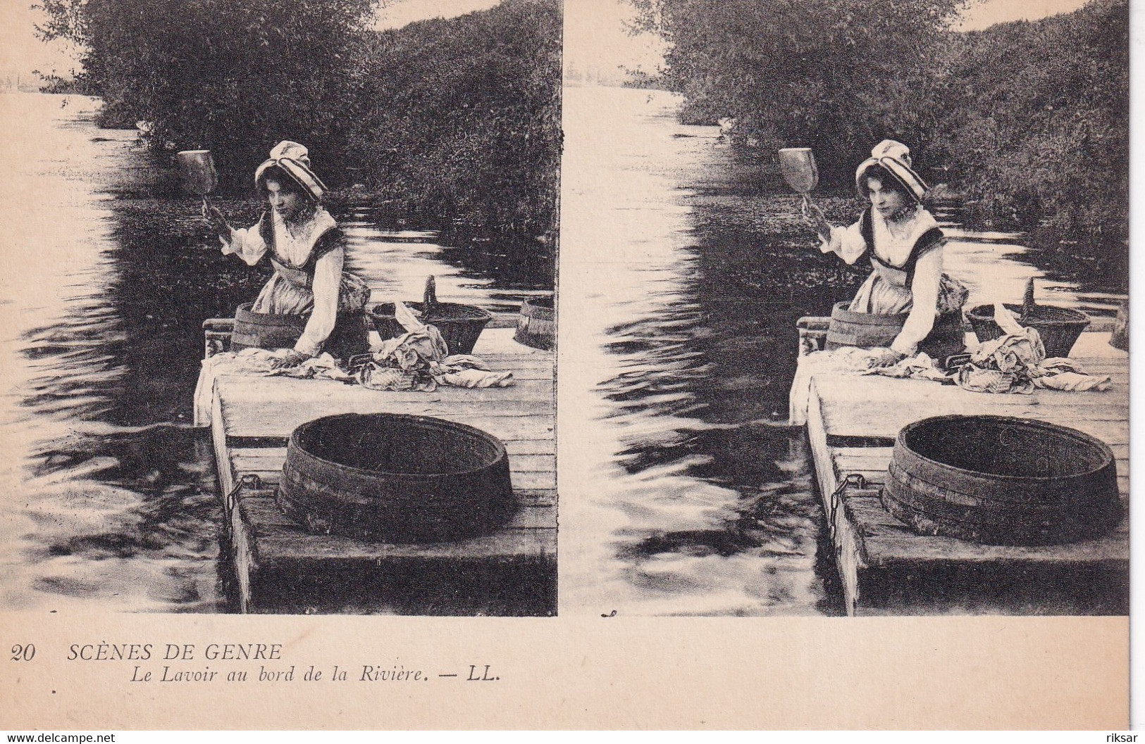 CARTE STEREO(LE LAVOIR AU BORD DE LA RIVIERE) - Cartes Stéréoscopiques