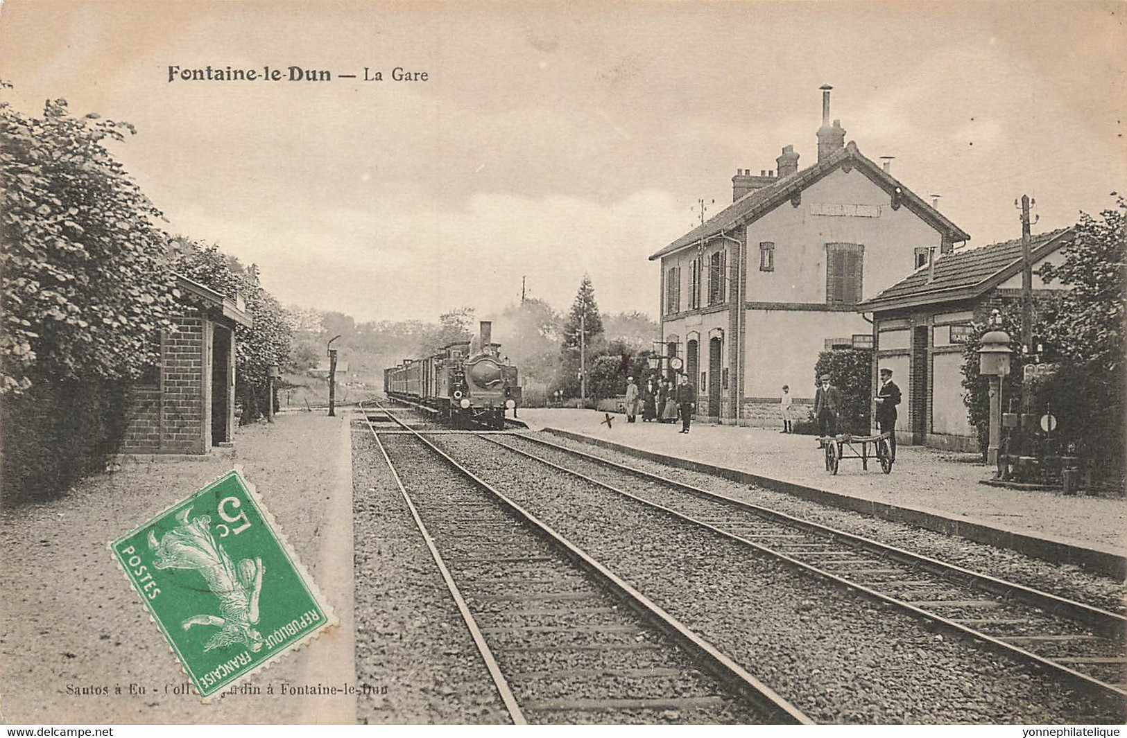 76 - SEINE MARITIME - FONTAINE-LE-DUN - Gare - Arrivée Du Train, Chef De Gare - Superbe - 10426 - Fontaine Le Dun