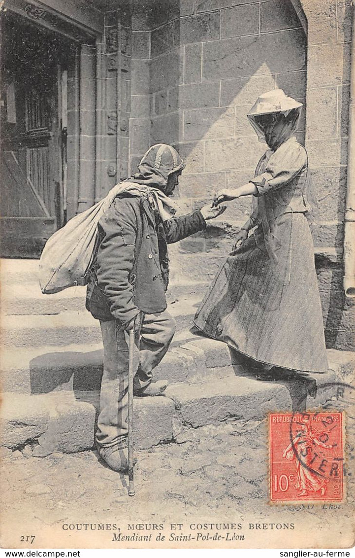 CPA 29 COUTUMES MOEURS ET COSTUMES BRETONS MENDIANT DE SAINT POL DE LEON (cliché Vertical Rare - Andere & Zonder Classificatie