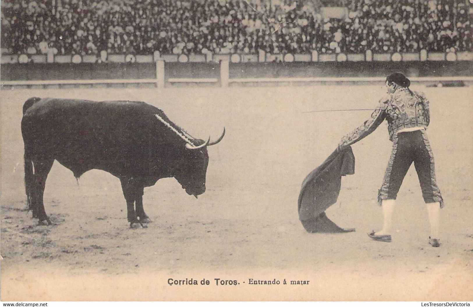 CPA - Corrida De Toros - Entrando à Matar - Toreador - Arêne - Taureau - Corridas