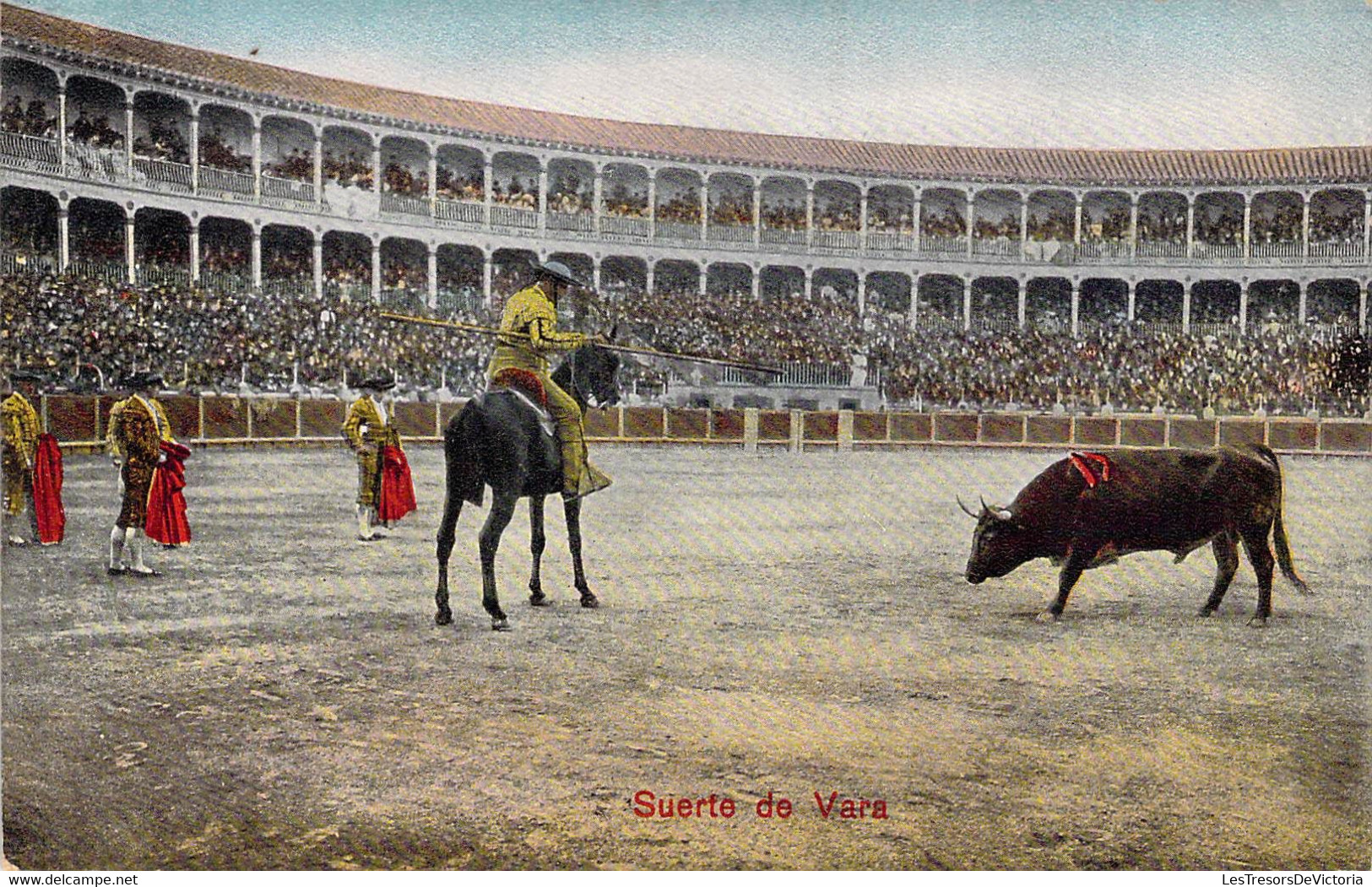 CPA Colorisée- Corrida De Toros - Suerte De Vara - Toreador - Arêne - Taureau - Cheval - Stierkampf