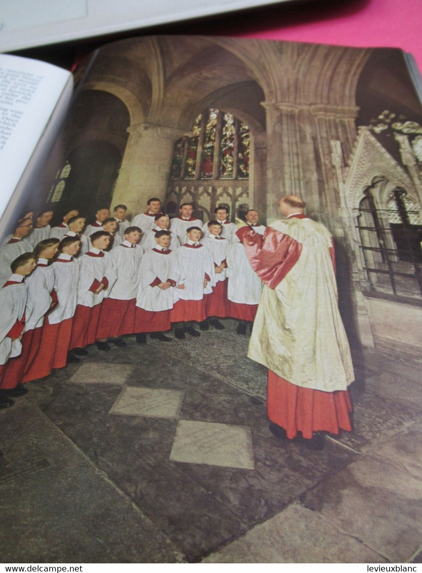 CHRIST CHURCH / OXFORD/ Guide Book/Reverend Canon A.J.WATTS / Vers 1960            PGC433