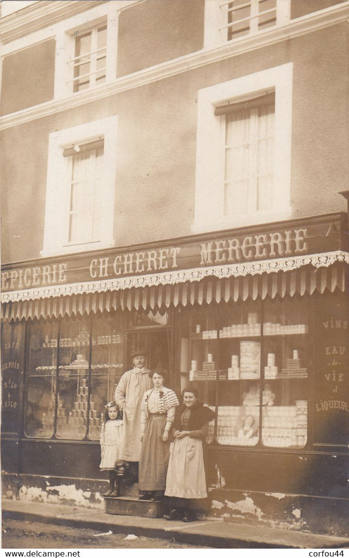 61 -  LE MERLERAULT : Devanture De L'Epicerie/Mercerie CHERRET - Superbe Carte Photo - COMMERCE -  METIER - Le Merlerault