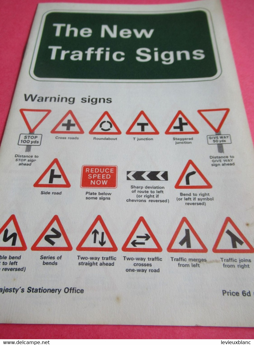 The NEW TRAFFIC SIGNS/ Her Majesty's Stationery Ministry Of Transport/ 1964           AC181 - Automobili