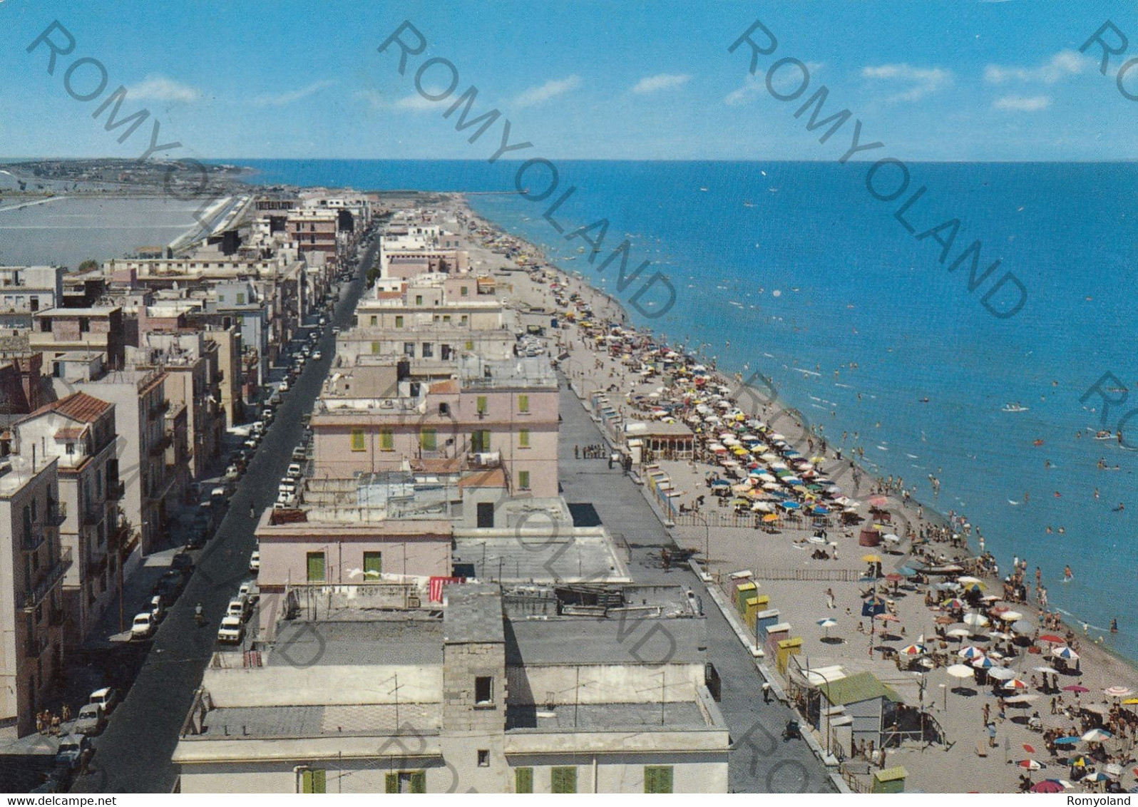 CARTOLINA  MARGHERITA DI SAVOIA,BARLETTA,PUGLIA,PANORAMA PARZIALE,SPIAGGIA E SALINE,MARE,SOLE,ESTATE,VIAGGIATA 1967 - Barletta