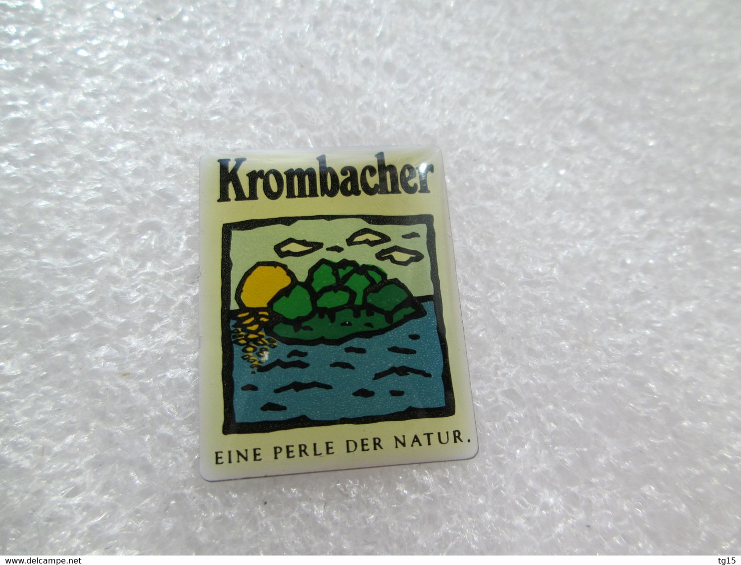 PIN'S    BIÈRE  KROMBACHER - Bière