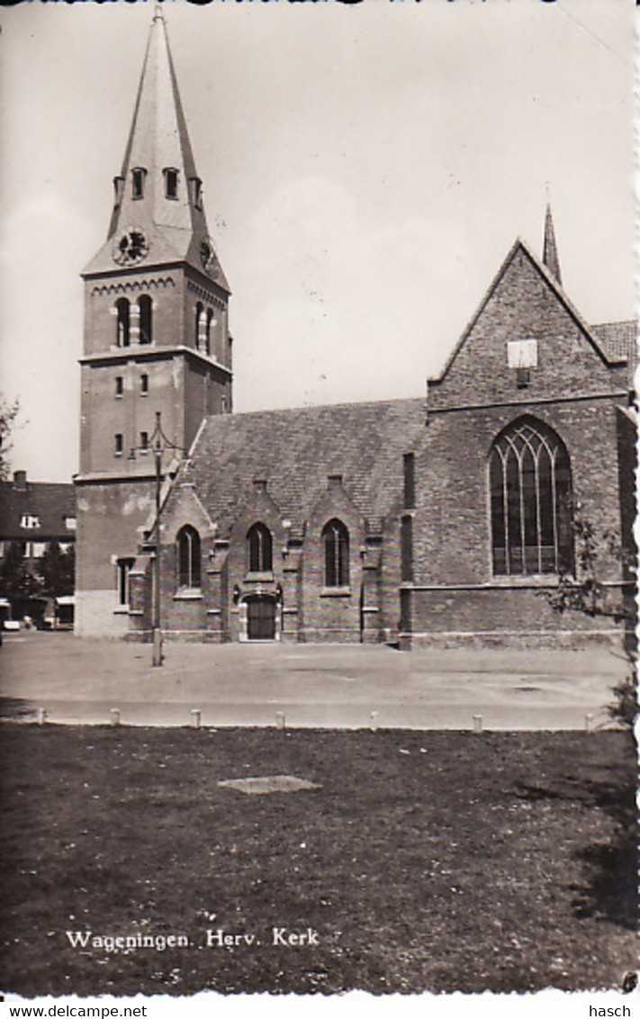 2597	138	Wageningen, Herv. Kerk -  Zie Achterkant (rechts Boven Een Vouwtje) - Wageningen