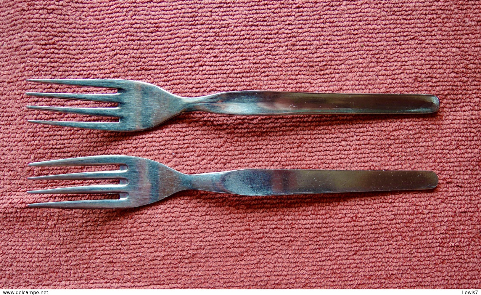 Lot De 2 Jolies Fourchettes Metal U.T.A. Airlines - Cutlery