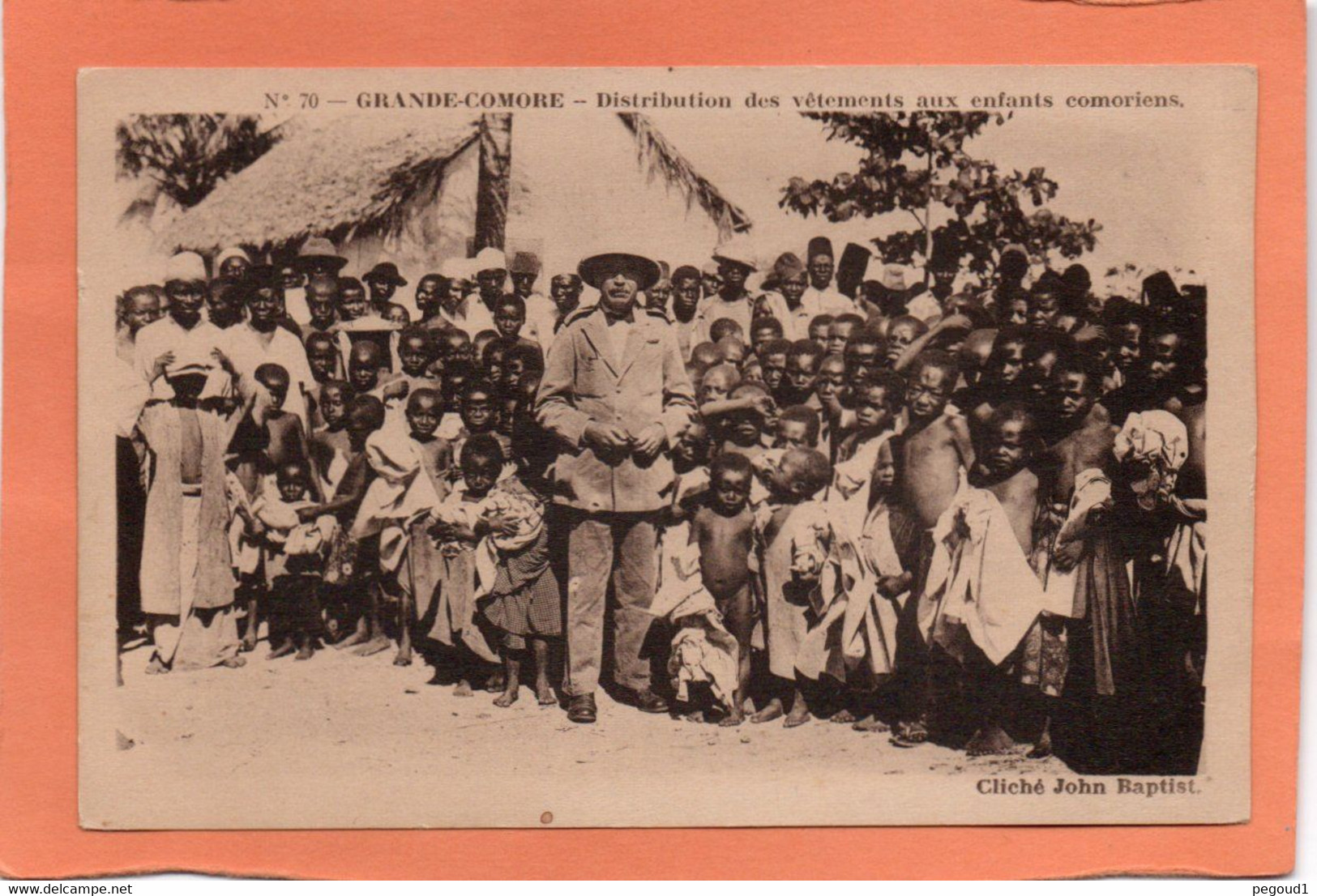 COMORES ( DISTRIBUTION De VETEMENTS Aux ENFANTS )   Achat Immédiat - Comores