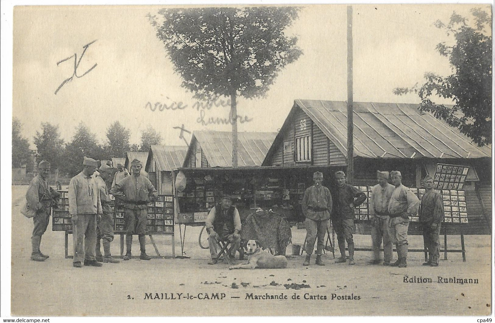 10   MAILLY - LE - CAMP  MARCHANDE DE  CARTES POSTALES - Mailly-le-Camp