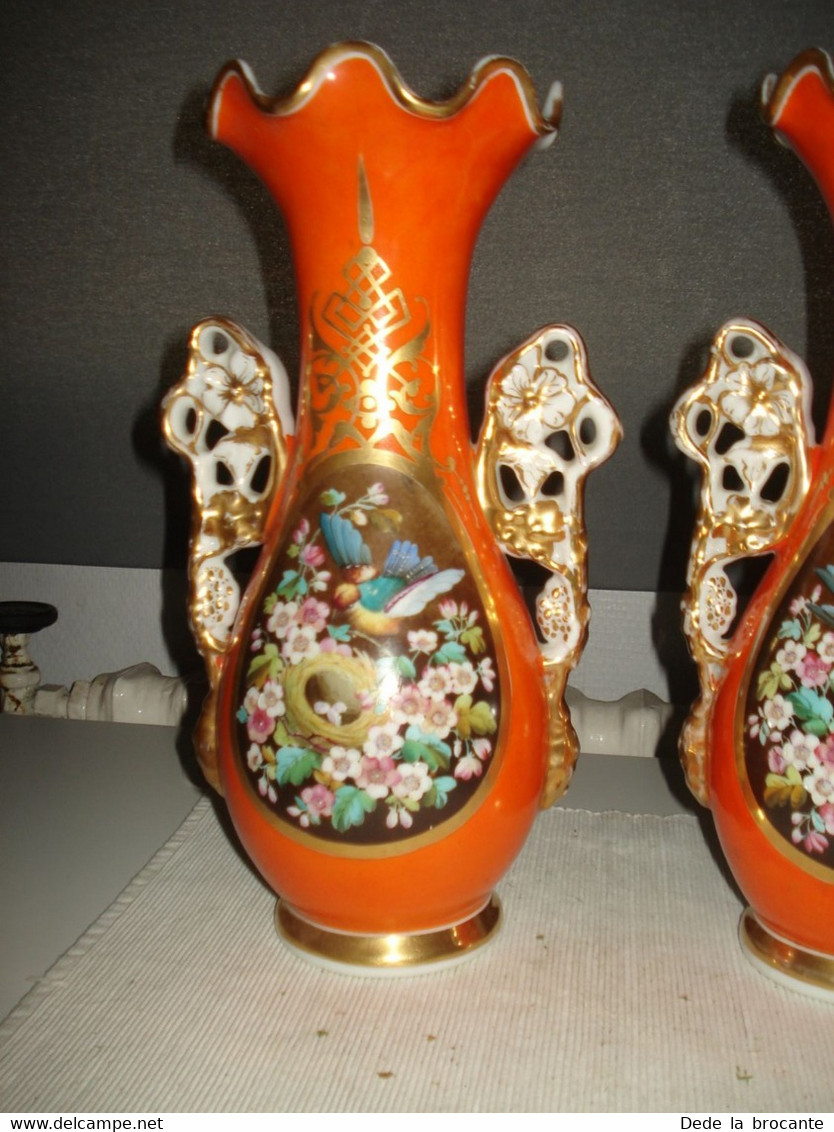 O2 / RARE Paire De Vases Orange Décor Floral Porcelaine Faïence Vieux Bruxelles - Autres & Non Classés