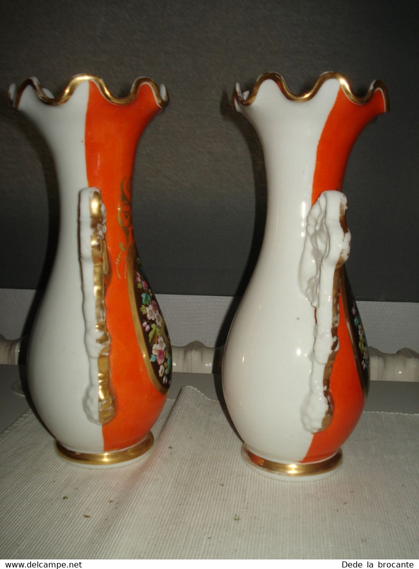 O2 / RARE Paire de vases orange décor floral porcelaine faïence vieux Bruxelles