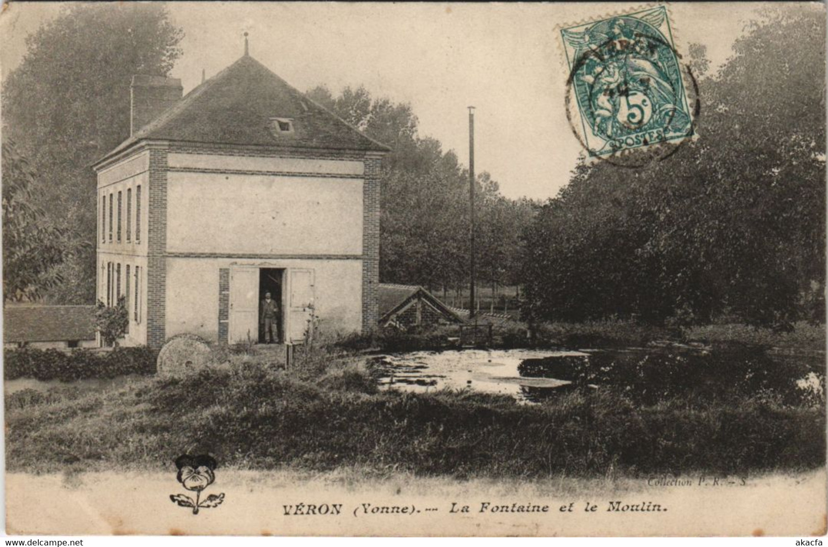 CPA VERON La Fontaine Et Le Moulin (49237) - Veron