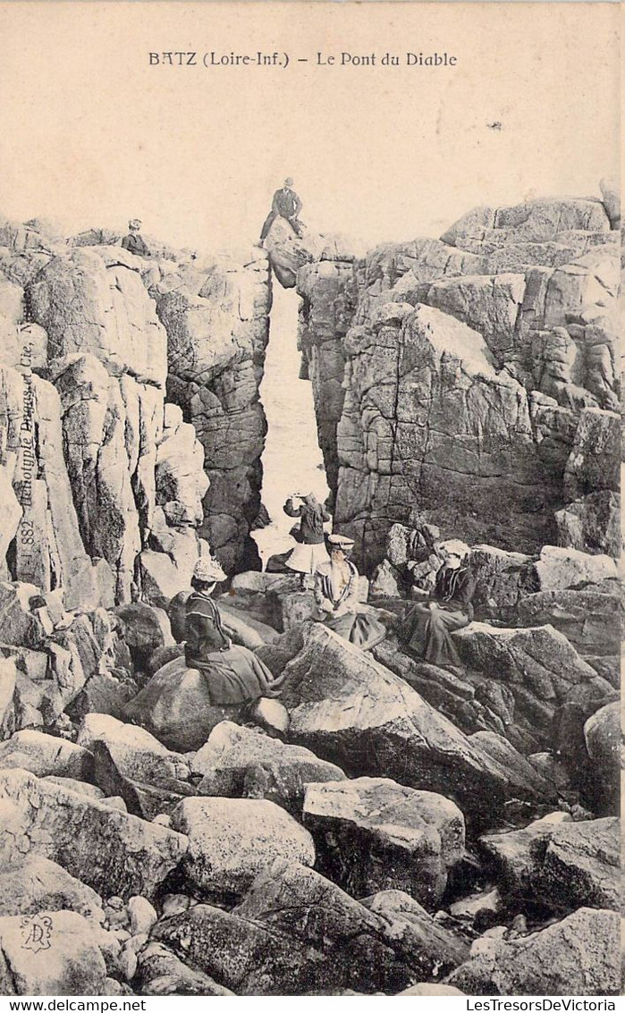 CPA - Animée - BATZ - Le Pont Du Diable - Touristes Assis Sur La Roche - Femmes En Chapeau - Batz-sur-Mer (Bourg De B.)