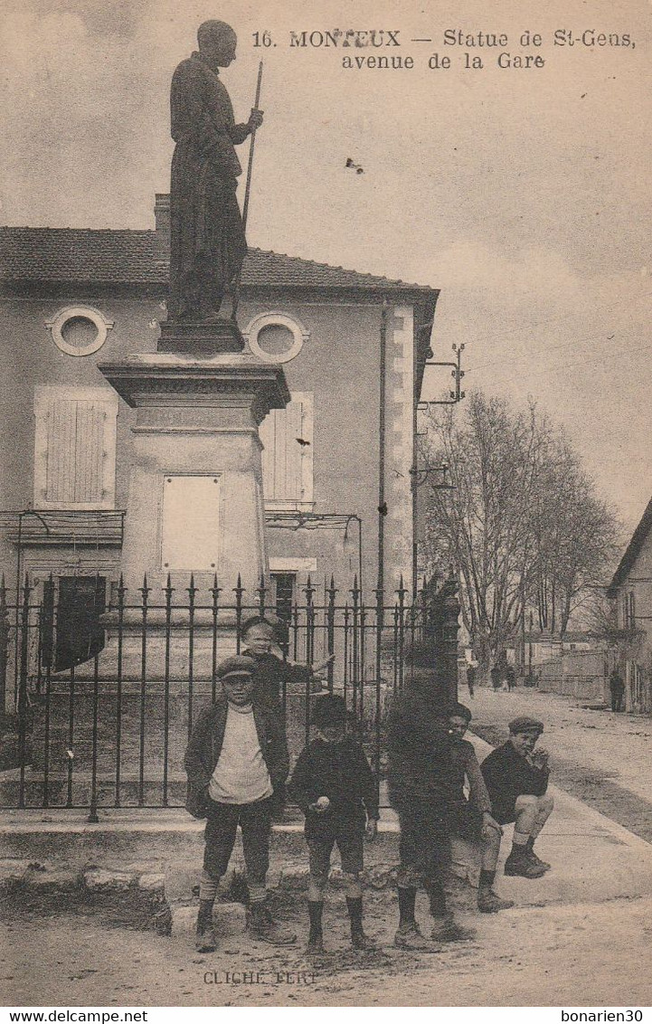 CPA 84  MONTEUX STATUE DE SAINT-GENS ANIMEE AV. DE LA GARE - Monteux