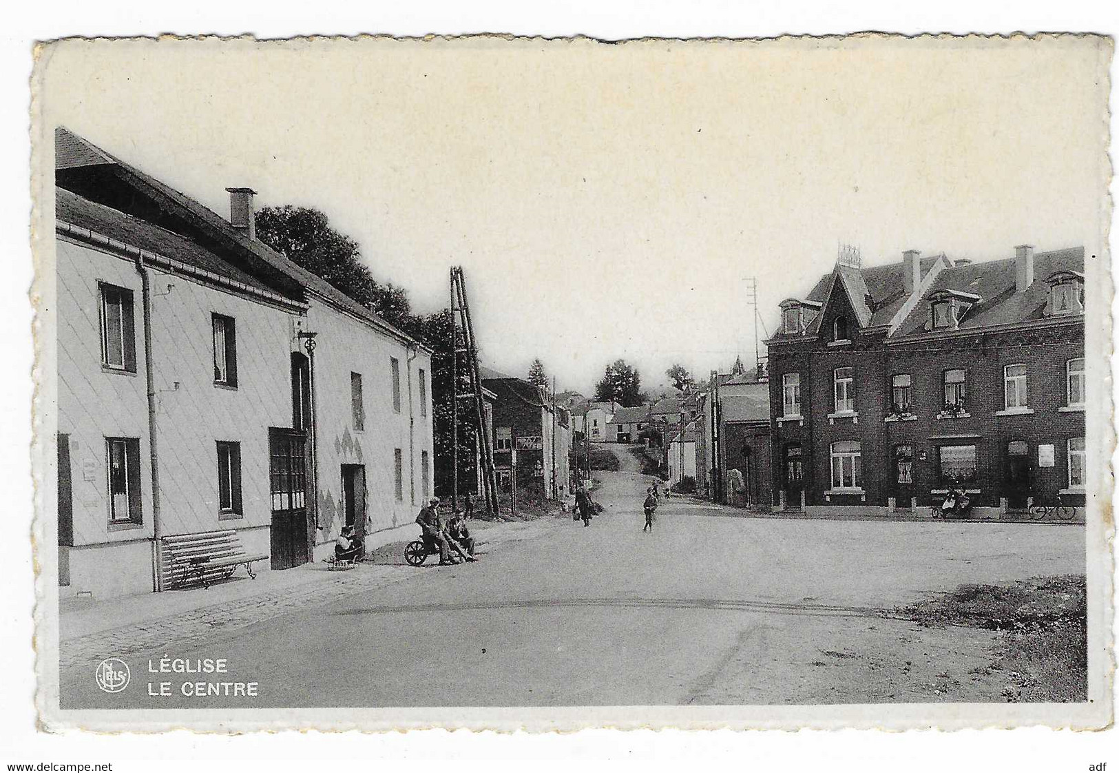 CPSM ANIMEE LEGLISE, ANIMATION DANS LE CENTRE, Format 9 Cm Sur 14 Cm Environ, PROVINCE DE LUXEMBOURG, BELGIQUE - Léglise