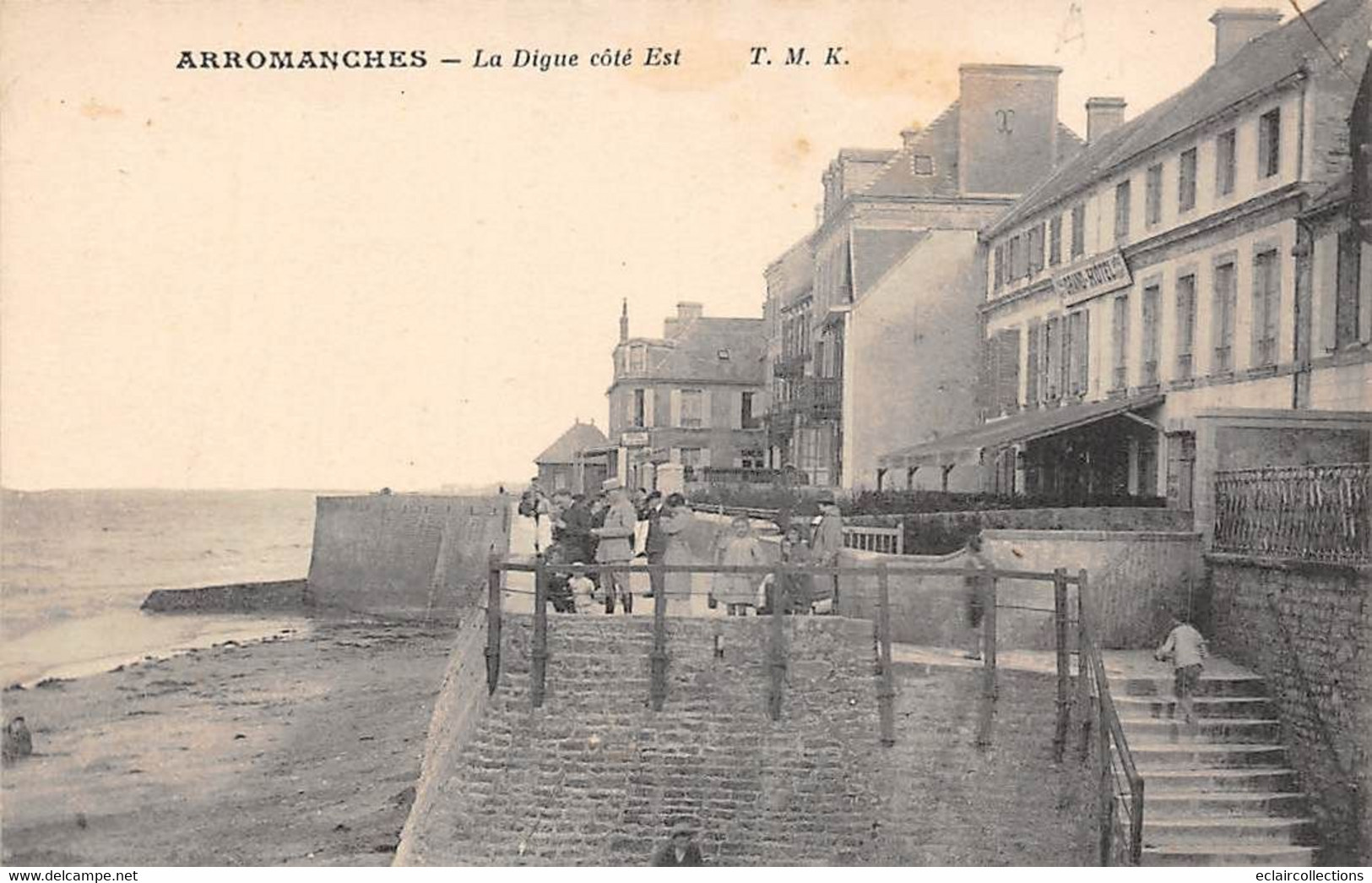 Arromanches           14      La Digue , Côté Est         (voir Scan) - Arromanches