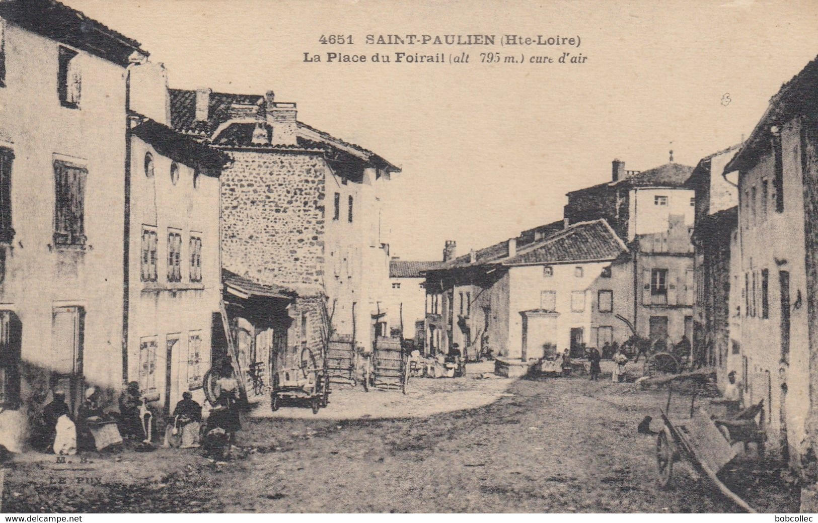 SAINT-PAULIEN (Haute-Loire): La Place Du Foirail - Saint Didier En Velay