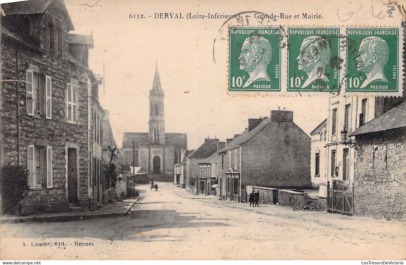 CPA - DERVAL - Grande Rue Et Mairie - Derval