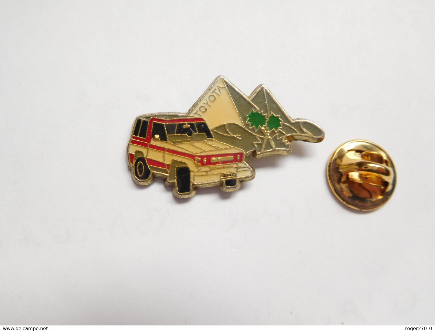 Beau Pin's , Auto 4x4 Toyota , Pyramide - Toyota