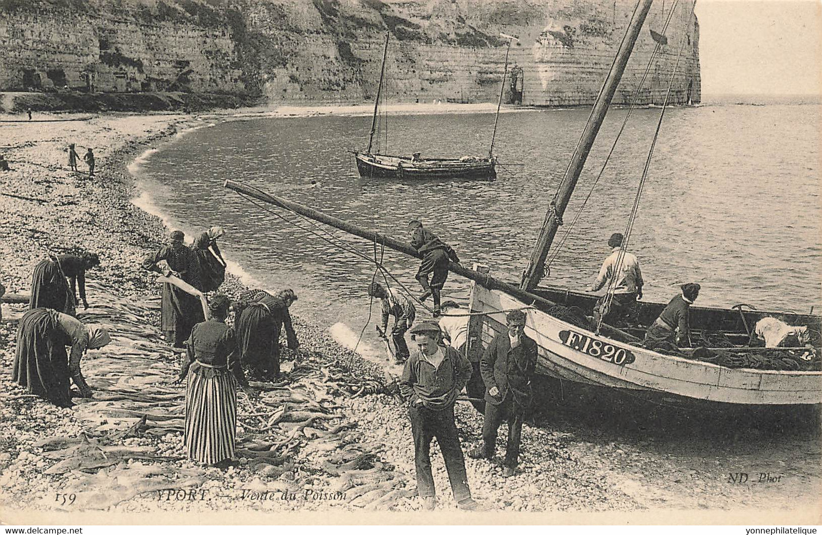 76 - SEINE MARITIME - YPORT - Vente Du Poisson Sur La Plage - Barque De Pêcheur F.1820 - 10808 - Yport