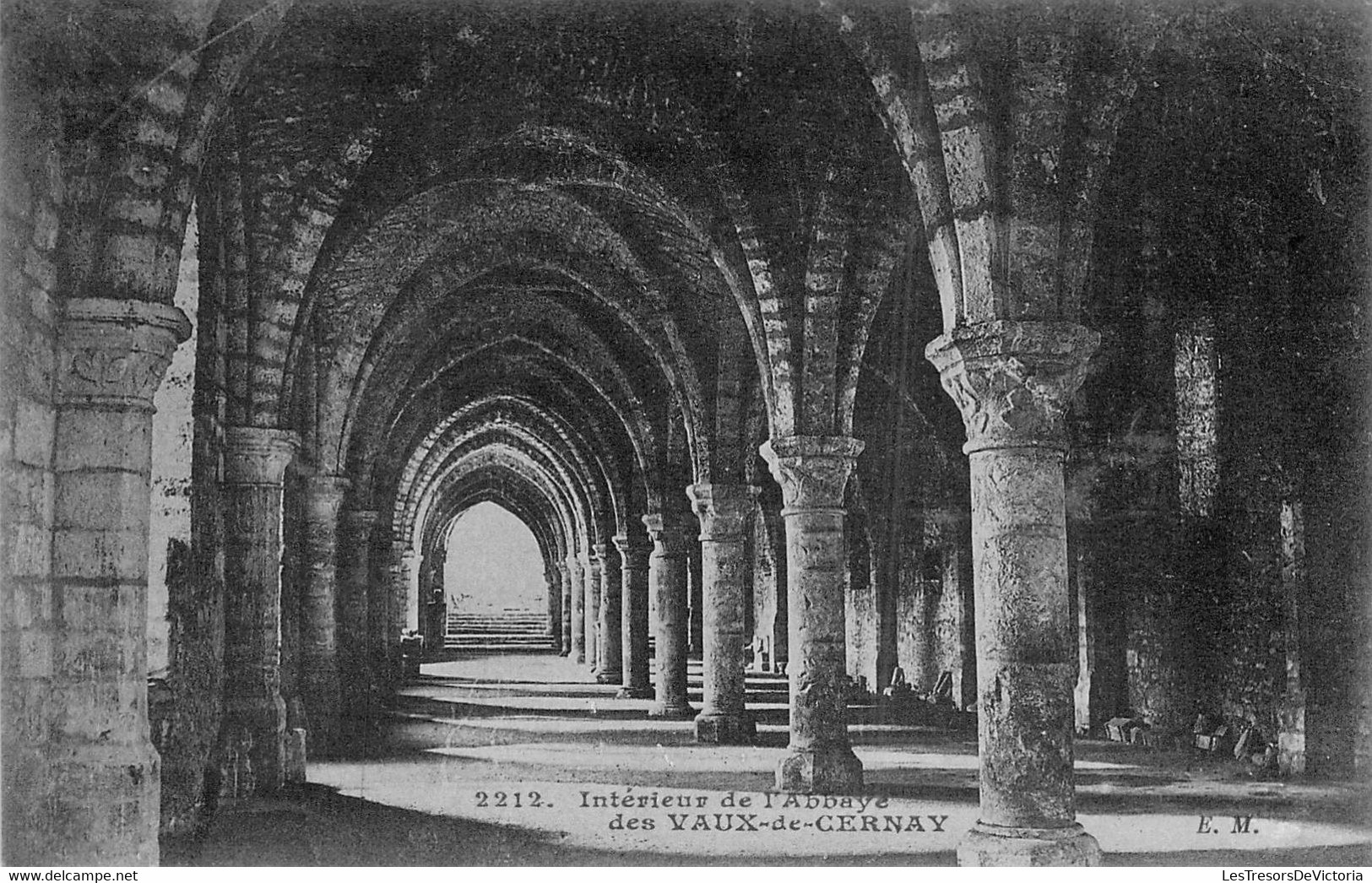 CPA - VAUX DE CERNAY - Intérieur De L'Abbaye Des Vaux De CERNAY - Voûtes Croisées - Architecture - Vaux De Cernay