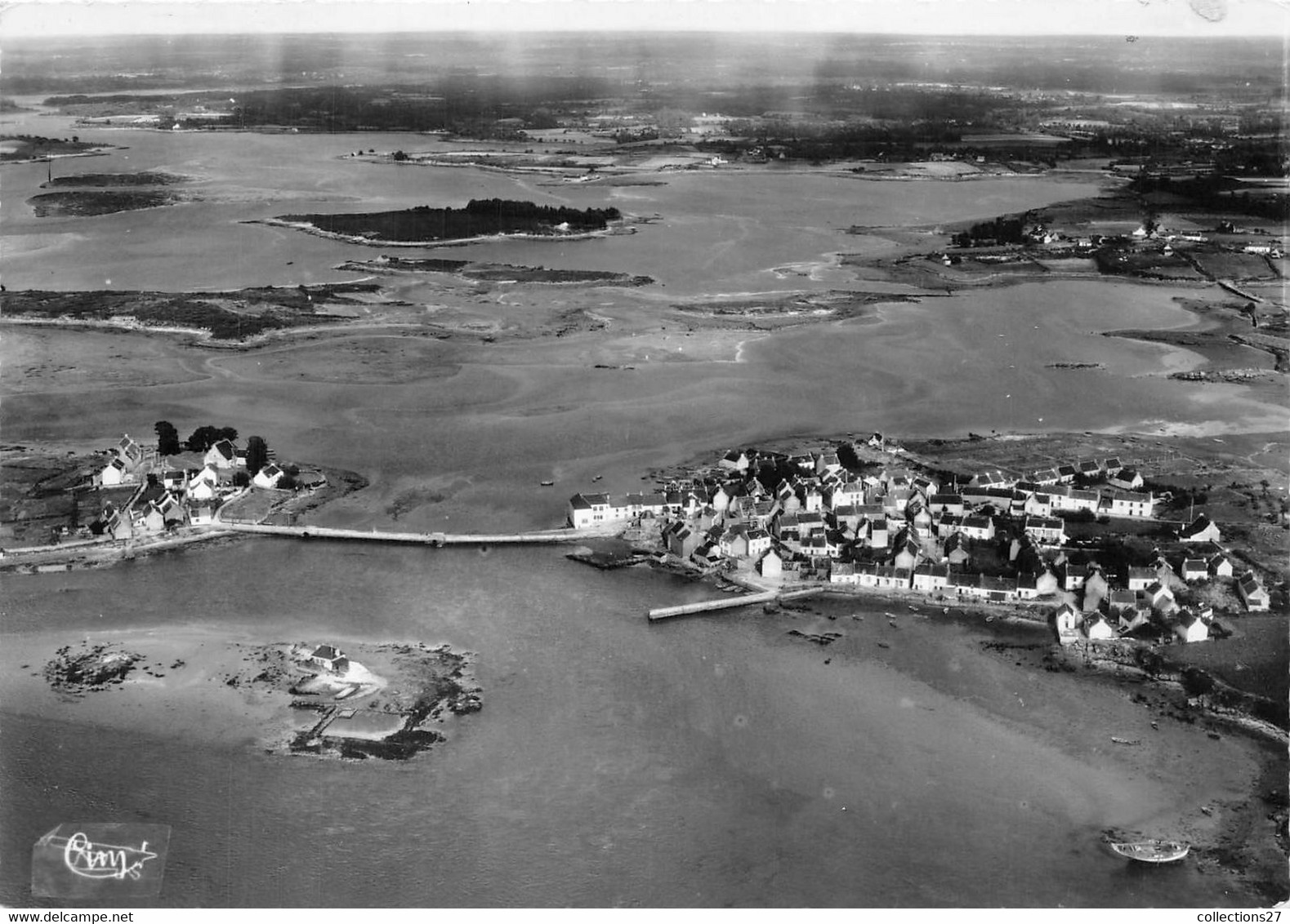 56-SAINT-CADO-EN-BELZ- VUE AERIENNE DU VILLAGE RELIE A L'LE - Autres & Non Classés