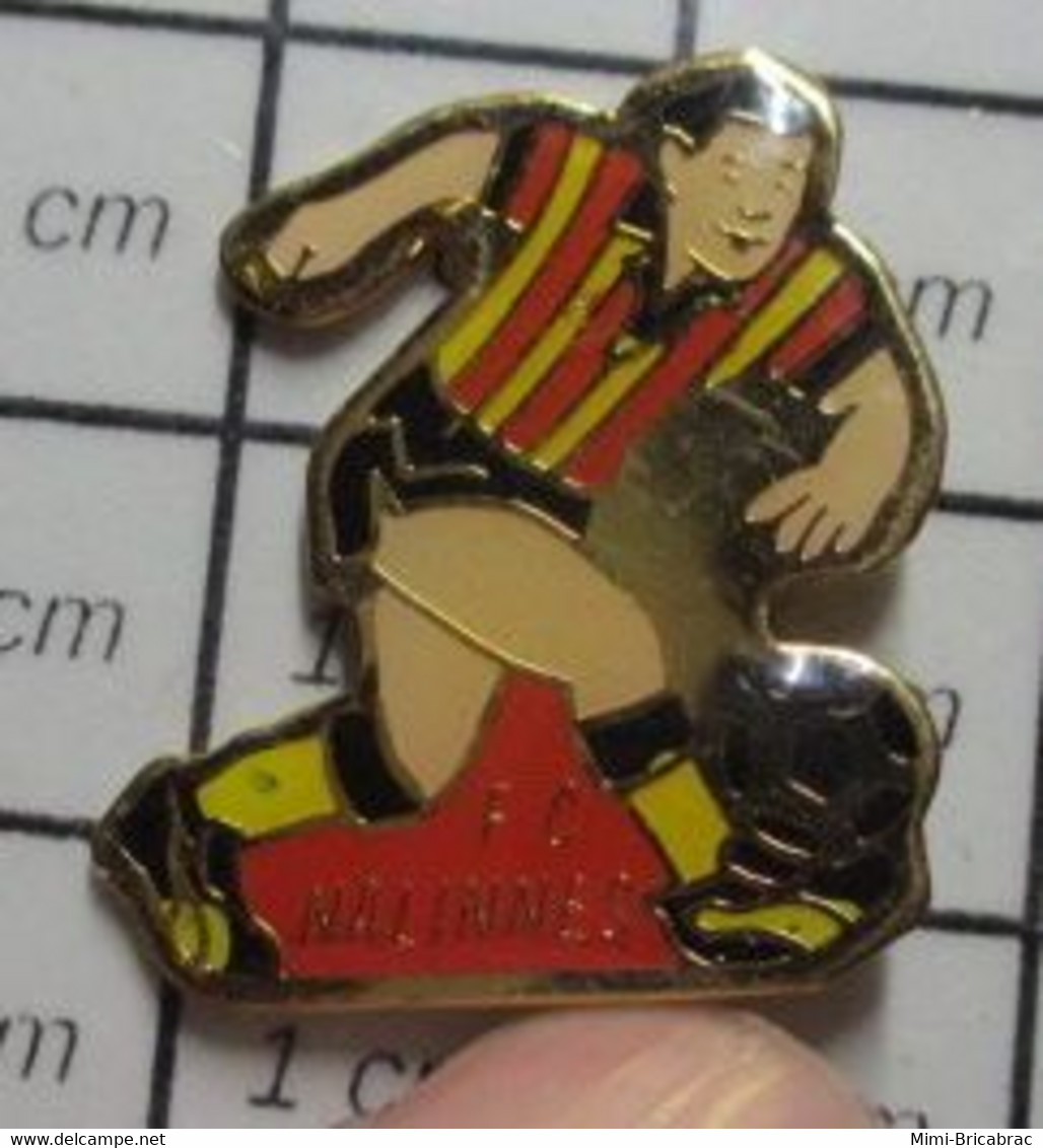 3119 Pin's Pins / Beau Et Rare / THEME : SPORTS / FOOTBALL CLUB FC NALINNES Commune Belge De Ham-sur-Heure-Nalinnes Situ - Football