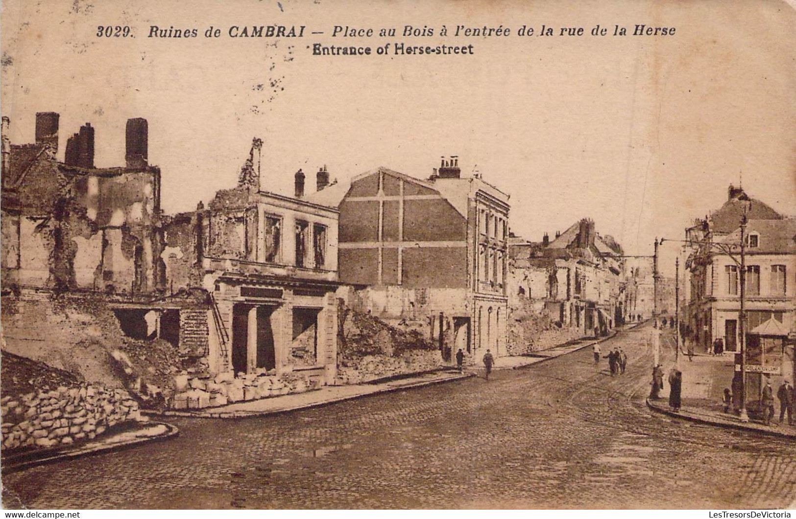 CPA - Ruines De CAMBRAI - Nord - Place Au Bois à L'entrée De La Rue De La Herse - Cambrai