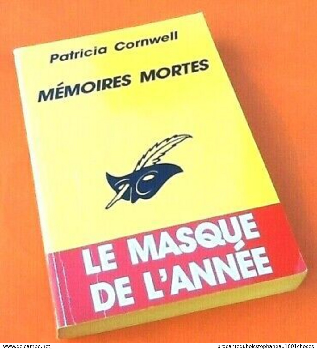 Patricia  Cornwell   Mémoires Mortes  N° 2120  315 Pages (1993) - Champs-Elysées