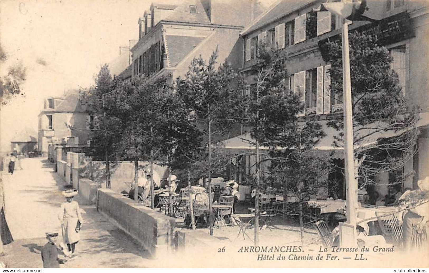 Arromanches           14        Terrasse Du Grand Hôtel Du Chemin De Fer         (voir Scan) - Arromanches