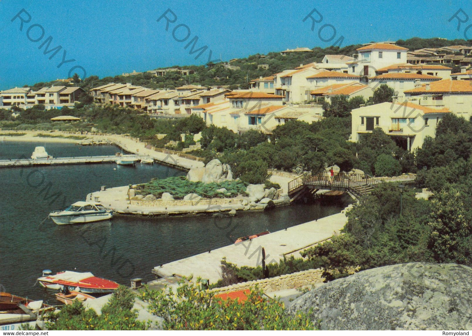 CARTOLINA  PORTO ROTONDO,SASSARI,SARDEGNA,MARE,SOLE,ESTATE,VACANZA,SPIAGGIA,LUNGOMARE,BARCHE A VELA,VIAGGIATA 1980 - Carbonia