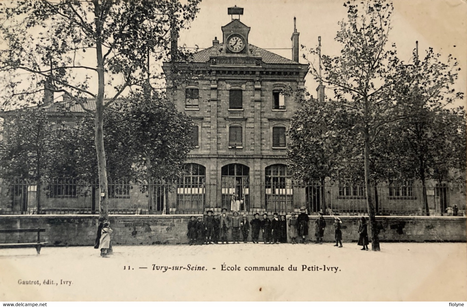 Ivry Sur Seine - La Place - école Communale Du Petit Ivry - Groupe Scolaire - Ivry Sur Seine