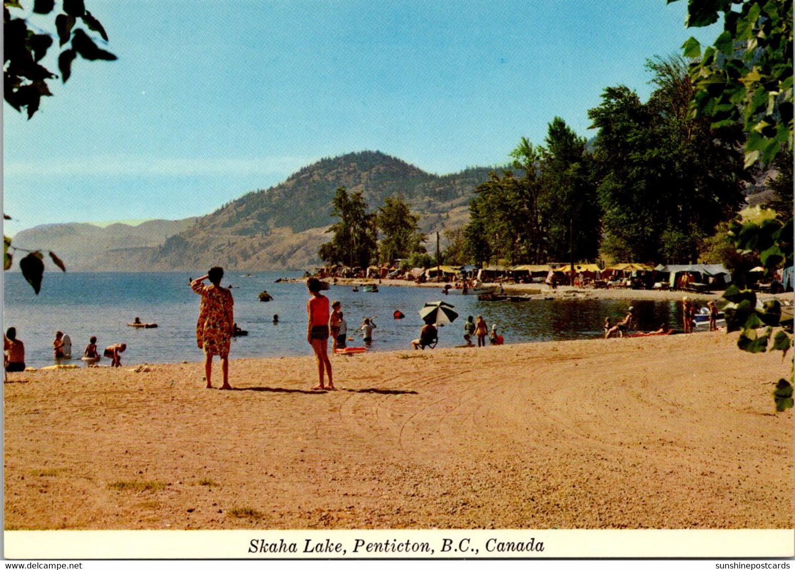 Canada British Columbia PentictonBeach And Campers At Skaha Lake - Penticton