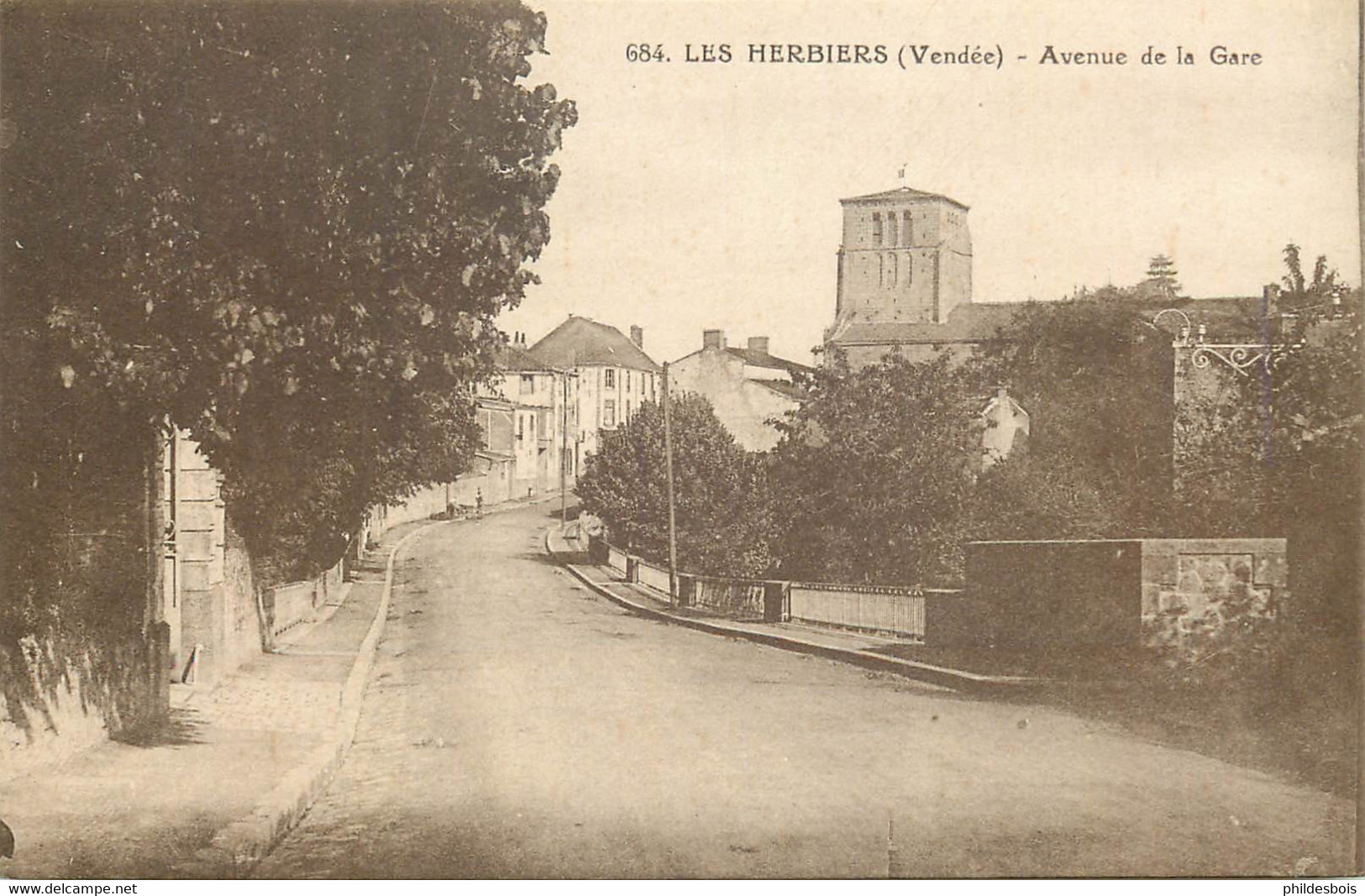 VENDEE  LES HERBIERS Avenue De La Gare - Les Herbiers