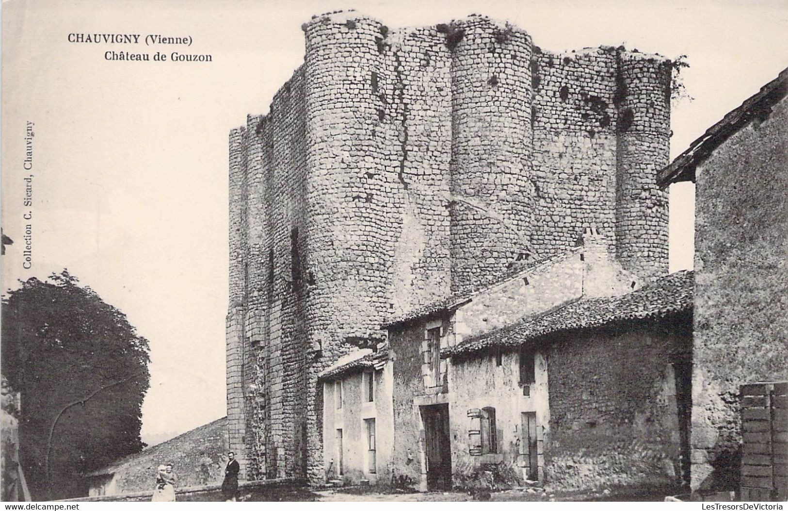 CPA - 87 - CHAUVIGNY - Château De Gouzon - Animée - Habitations - Passants - Enfant Dans Les Bras - Chauvigny