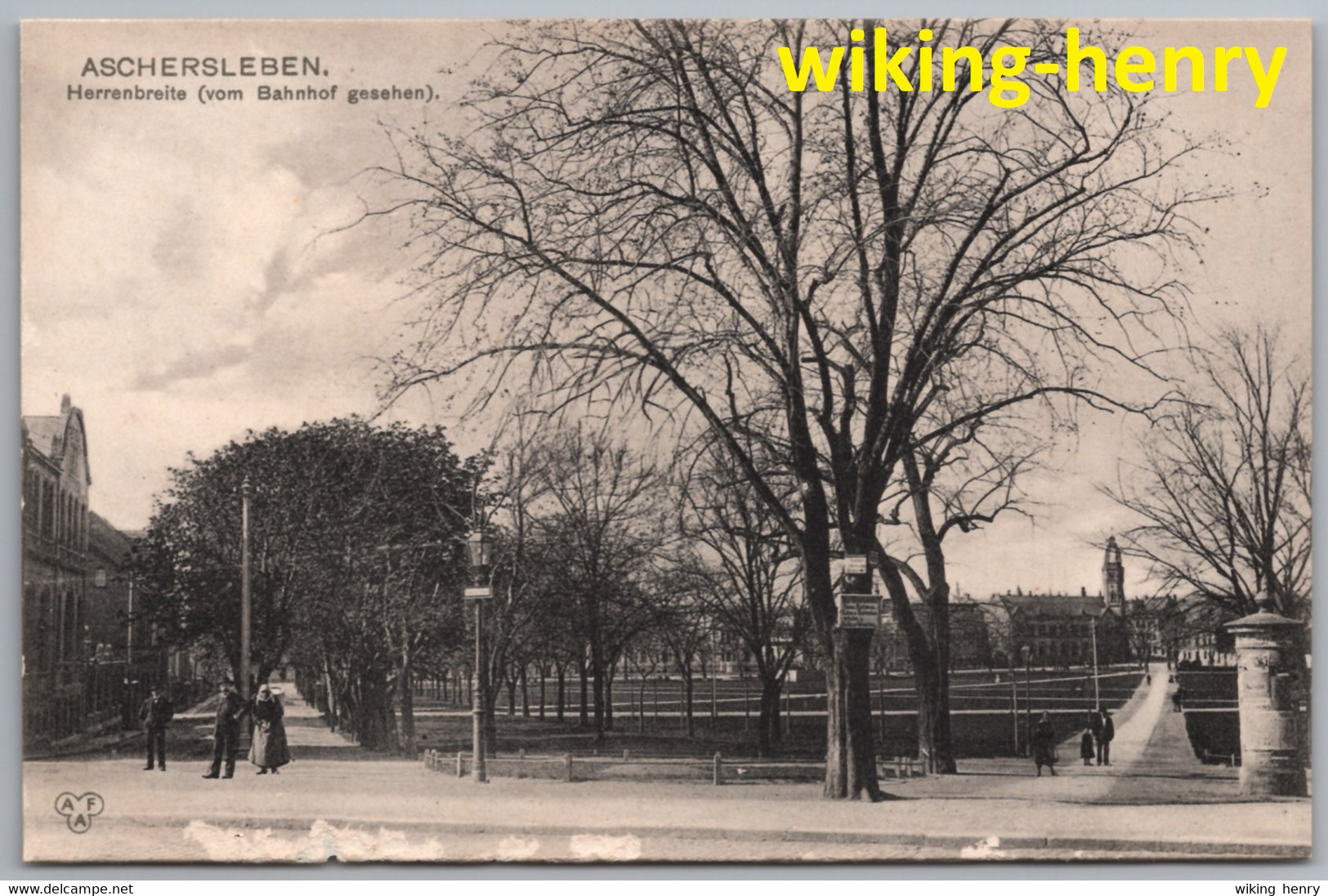 Aschersleben - S/w Herrenbreite Vom Bahnhof Gesehen 1   Mit Litfaßsäule - Aschersleben