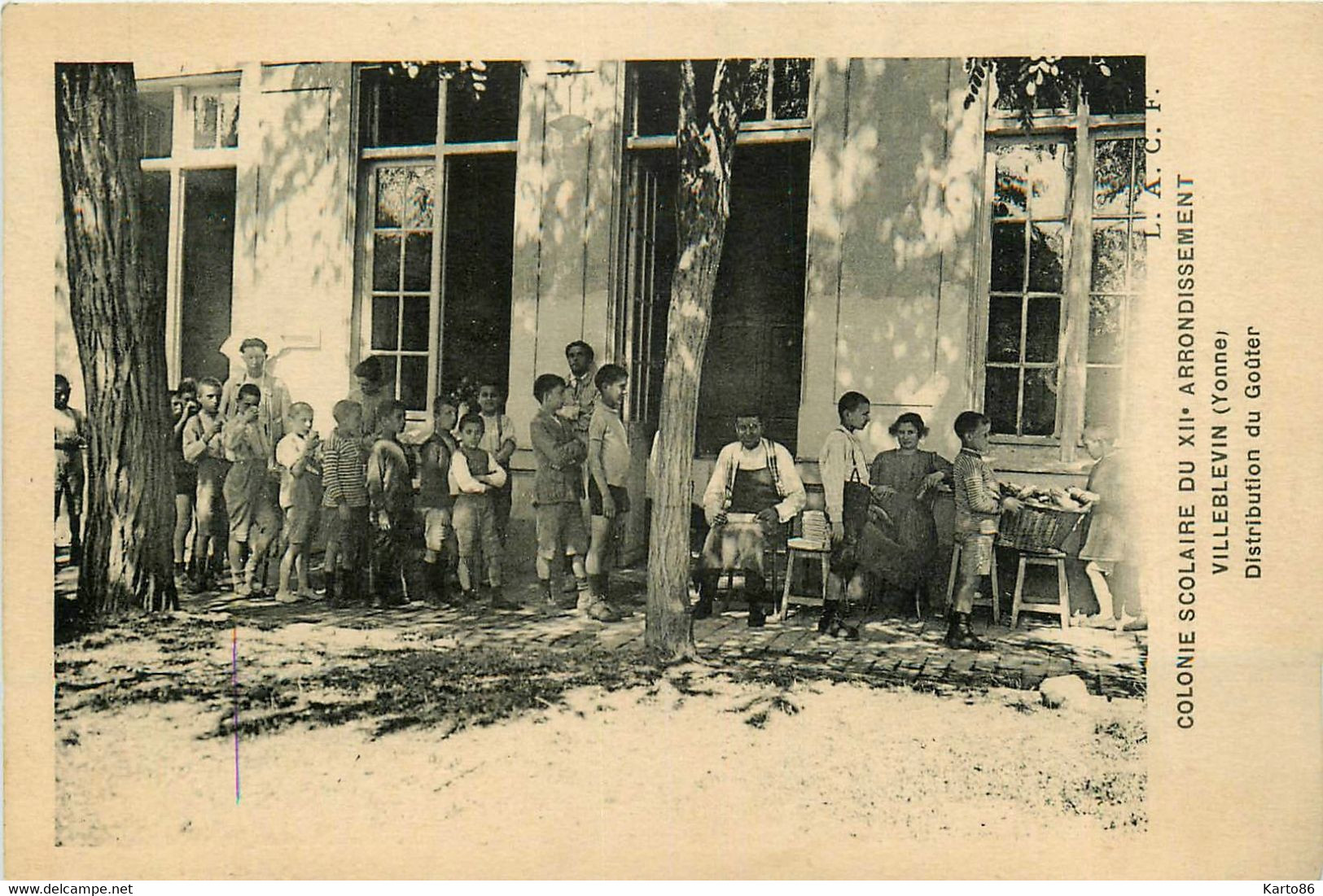 Villeblevin * La Colonie De Vacances Du XIIème Arrondissement * La Distribution Du Goûter * Enfants - Villeblevin