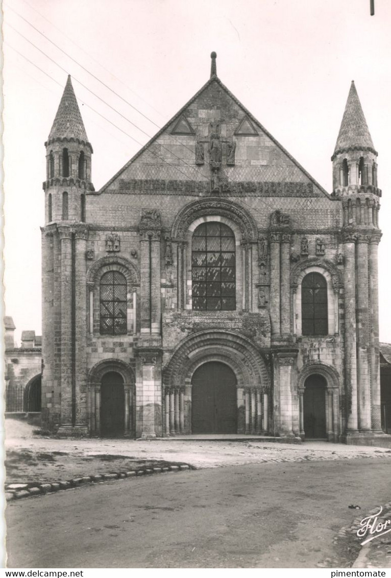 SAINT JOUIN DE MARNES L'EGLISE ABBATIALE LA FACADE - Saint Jouin De Marnes