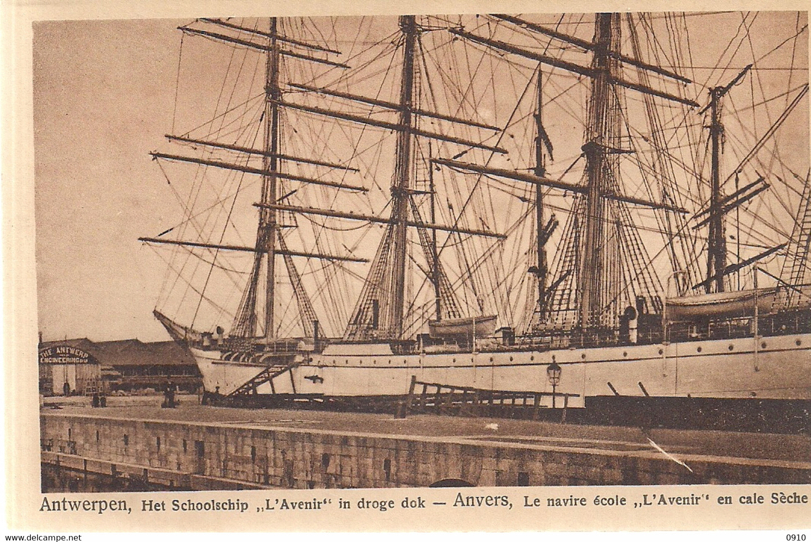 ANTWERPEN-ANVERS "SCHOOLSCHIP L'AVENIR IN DROGE DOK" - Zeilboten