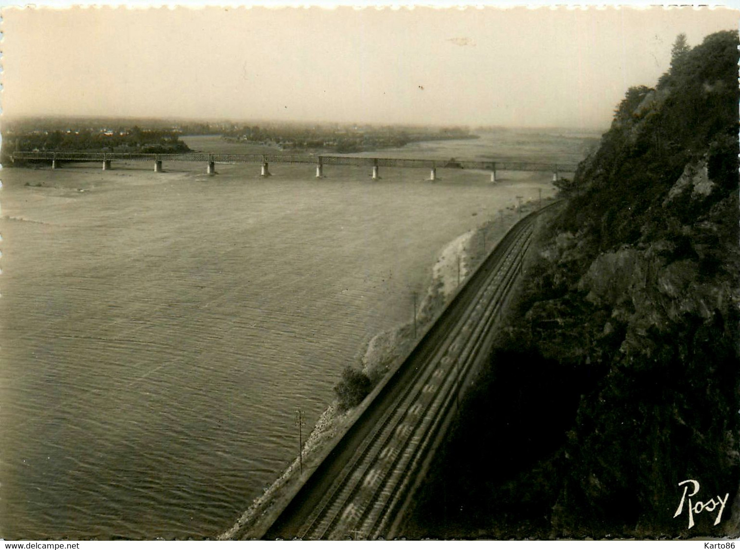 Mauves Sur Loire * Vue Sur La Loire Et Le Pont , Prise Des Côteaux * Ligne Chemin De Fer - Mauves-sur-Loire